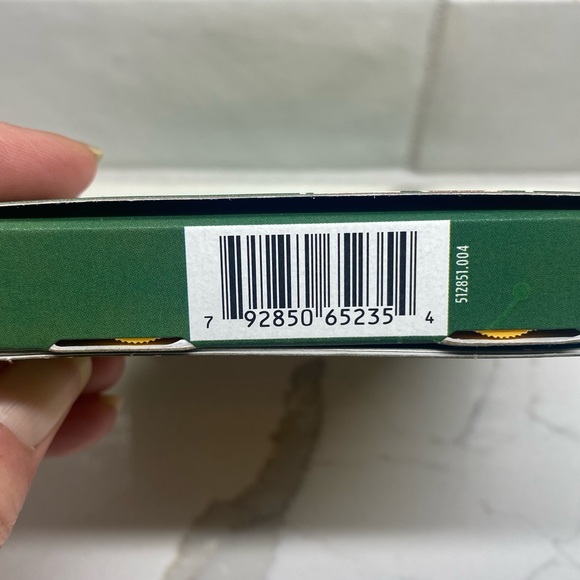 NIB Burt's Bees Holiday Jingle Balms Gift Set 4 - Picture 6 of 6